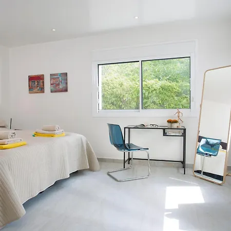 Villa Sunset Ref #51 *